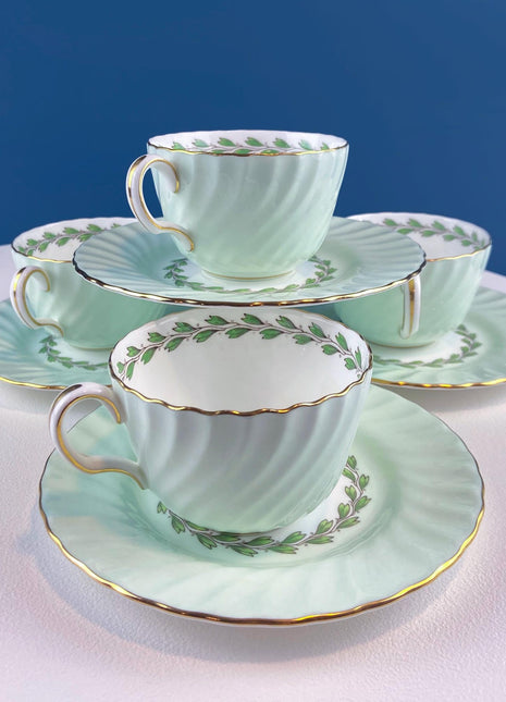 4 Minton Porcelain Cups and Saucers. Creamy Green & White Set with Delicate Leaf Garland Motif. Dining Room Table Decor. French Country.