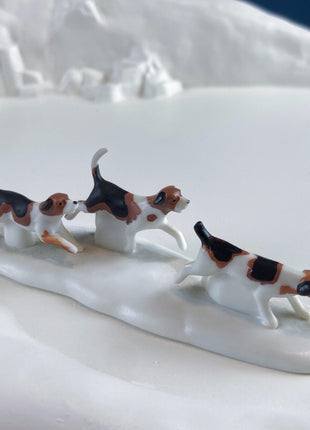 Tally Ho Hunting Scene. Christmas Village Accessories by Department 56. Seasonal Decor for Home or Retail. Set of 3.