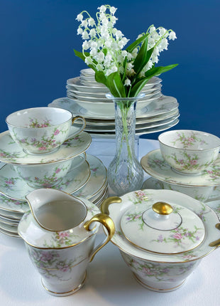 Vintage Haviland Rosalinde Dish Set. 24 Pieces. 4 Place Settings. Wild Rose Garlands. Creamy White. French Country. Home Decor. Serveware.