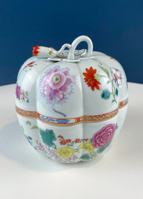 Vintage Asian Style Lidded Porcelain Box Shaped like Apple. Collectible Trinket Storage Jar. Round Jar with 3D Flower Bud. Home Decor.