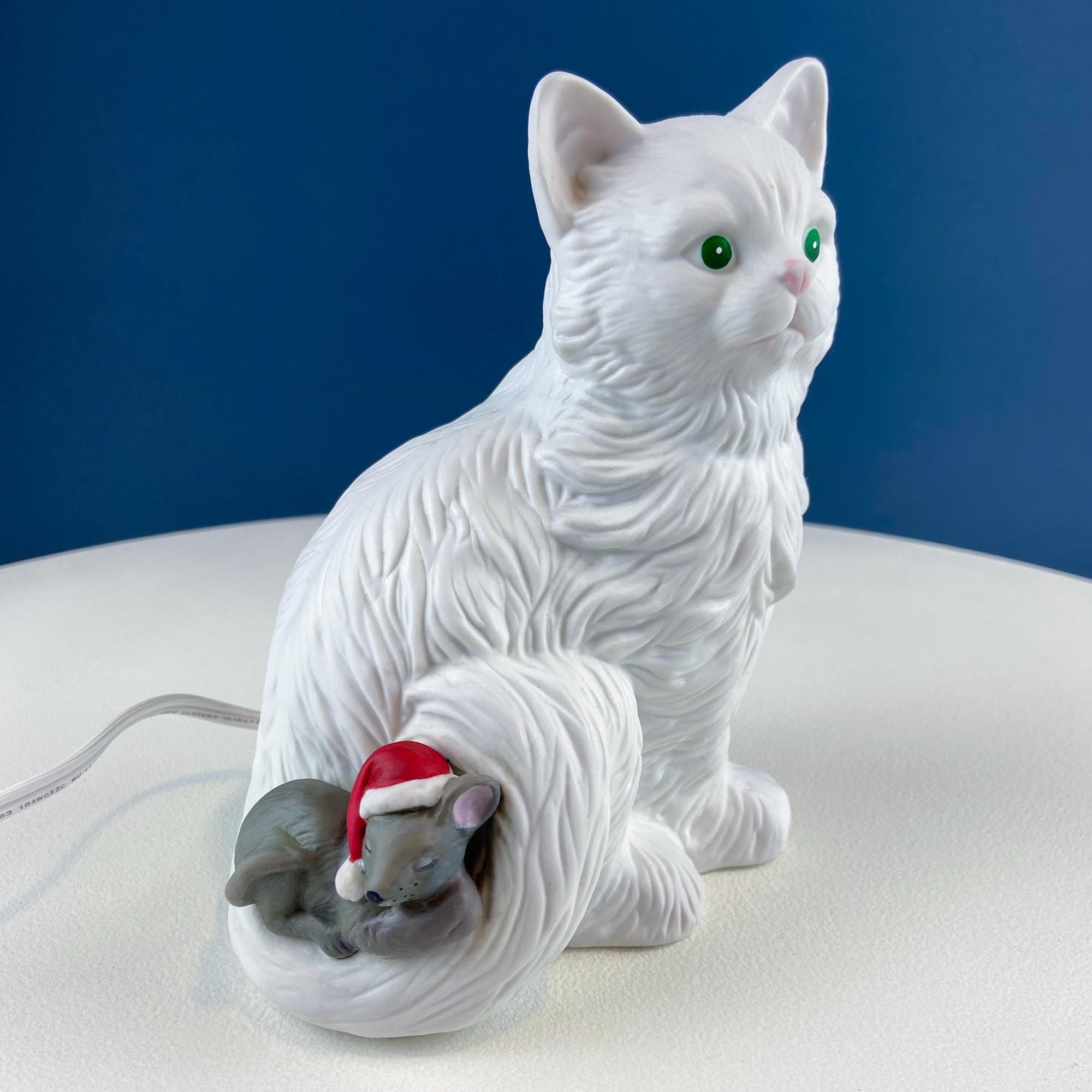 【新品未使用】THE BIG WHITE CAT WITH LAMP THE BIG WHITE CAT with LAMP by DAWNING CROW