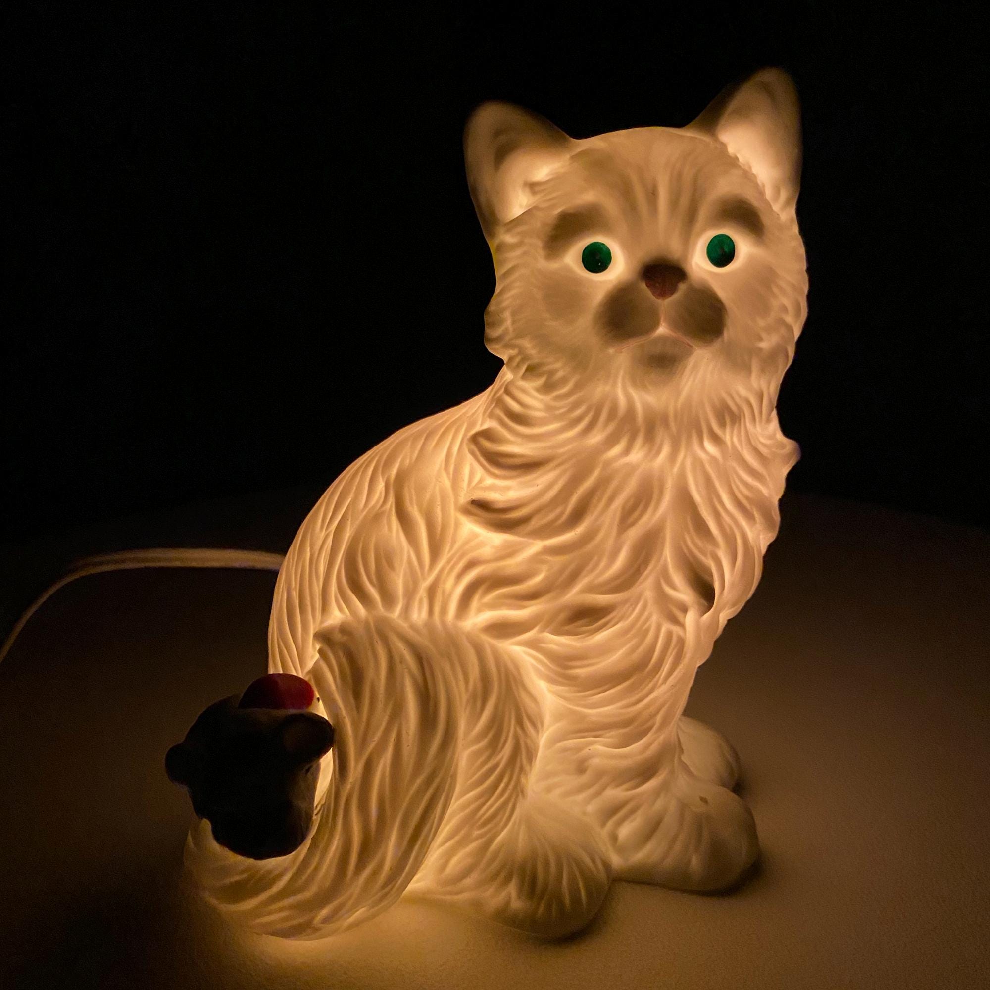 Vintage Porcelain Cat Shaped Table Top Lamp. White Kitty with