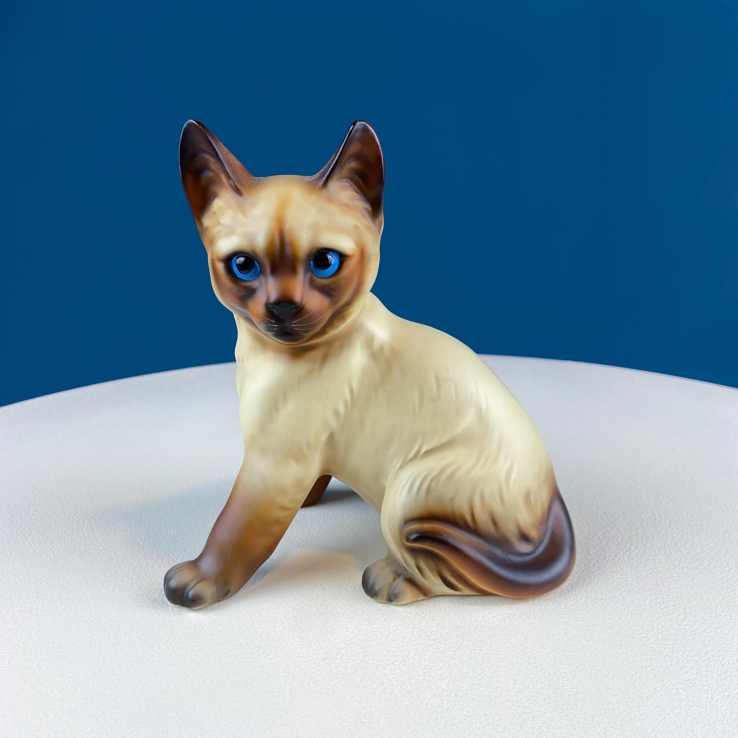 Vintage Siamese Cat Figurine with Intense Blue Seated