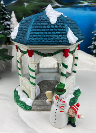 Town Square Gazebo by O'Well, 1999. Christmas Village Accessories. Home Retail Seasonal Display.