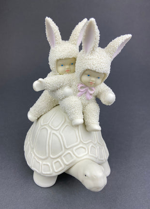 Snow Babies Figurine Celebrating Friendship. Two Babies Sitting on Tree Trunk Holding Hands. Department 56. Collectibles. Kids Room Decor.