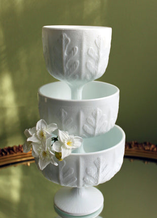 Vintage Milk Glass Flower Pot Set of 2. Oak Leaf Design, 1975. Window Sill Garden. Gift for Greenfingers. Home Garden Decor.
