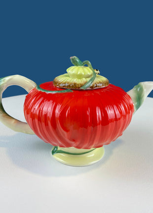 Cute Red Poppy Shaped Tea Pot. Bee Sitting on Lid. Modern Farmhouse. Gift for Tea Lover. Wedding Registry. Spring Celebration. Collectible.