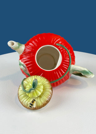 Cute Red Poppy Shaped Tea Pot. Bee Sitting on Lid. Modern Farmhouse. Gift for Tea Lover. Wedding Registry. Spring Celebration. Collectible.