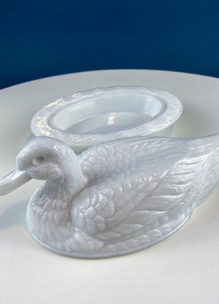 Westmoreland Milk Glass Duck Dish. Vintage Duck Butter or Serving Dish. White Bird Bowl with Cover. Modern Farmhouse. French Country.