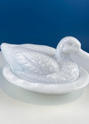 Westmoreland Milk Glass Duck Dish. Vintage Duck Butter or Serving Dish. White Bird Bowl with Cover. Modern Farmhouse. French Country.