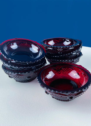 Vintage Deep Red Egg Shaped Pedestal Candy Dish. Luminarc Lidded Compote. Pressed Glass. Star Daisy Motif. Dining Room Decor. Collectible.