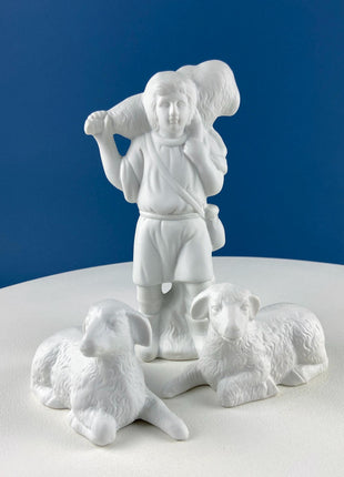 White Atlantic Mold Ceramic Nativity Set. 16 Figurines. Illuminated 3 Piece Manger. Traditional Christmas Decoration. Seasonal Display.
