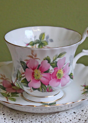 Vintage Grosvenor Teacup & Saucer. Lilies of the Valley and Forget Me Nots Floral Motif. Home Kitchen Dining Room Decor. Modern Country.