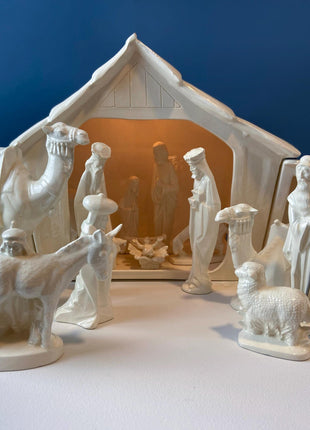 White Atlantic Mold Ceramic Nativity Set. 16 Figurines. Illuminated 3 Piece Manger. Traditional Christmas Decoration. Seasonal Display.