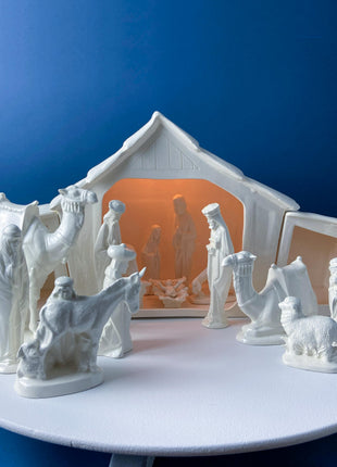 White Atlantic Mold Ceramic Nativity Set. 16 Figurines. Illuminated 3 Piece Manger. Traditional Christmas Decoration. Seasonal Display.