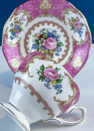 Vintage Royal Albert Pink Cup & Saucer. "Lady Carlyle." Bucket of Flowers Motif. Collectible Dining Room Decor. Hosting Essentials.