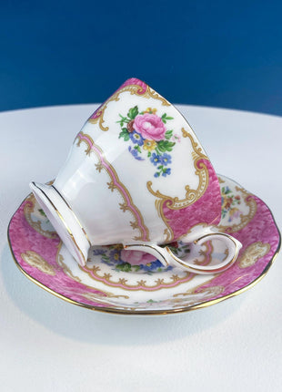 Vintage Royal Albert Pink Cup & Saucer. "Lady Carlyle." Bucket of Flowers Motif. Collectible Dining Room Decor. Hosting Essentials.