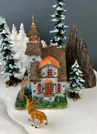 Christmas Village Accessories. Illuminated St. Andrew's Church by Lemax. Caddington Village. Limited Edition.