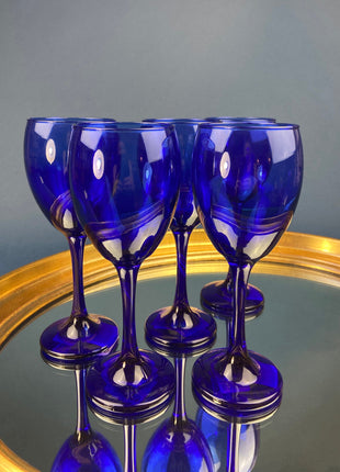 Cobalt Blue Glass Wine Glasses. Set of Five Contemporary Style Stemware. Dark Blue Modern Glassware. Fine Dining.