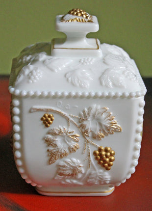 Westmoreland Square Box with Lid with Grapevine Pattern