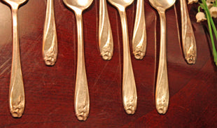 Rogers Bros 1847 Silver Ware.  Six Tea Spoons Set with Daffodil Pattern. IS Silver Plate Spoons.