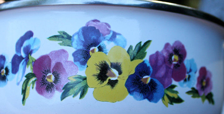 Vintage GMI Hallmark of Housewares 2 Piece Bowls Gift Set GMI