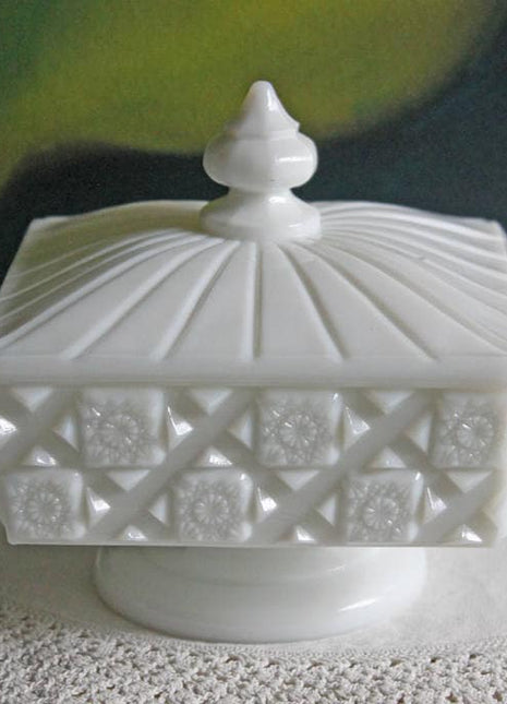 Westmoreland Crystal Footed Box with Lid & Old Quilt Design