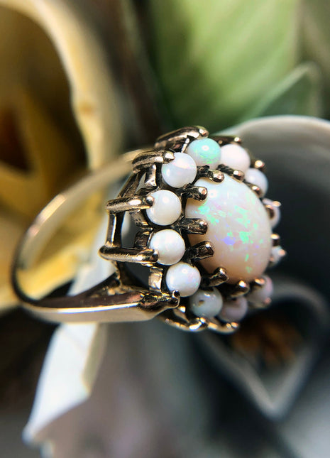 Vintage 10k Gold Cluster Ring with 13 Opal Stones.