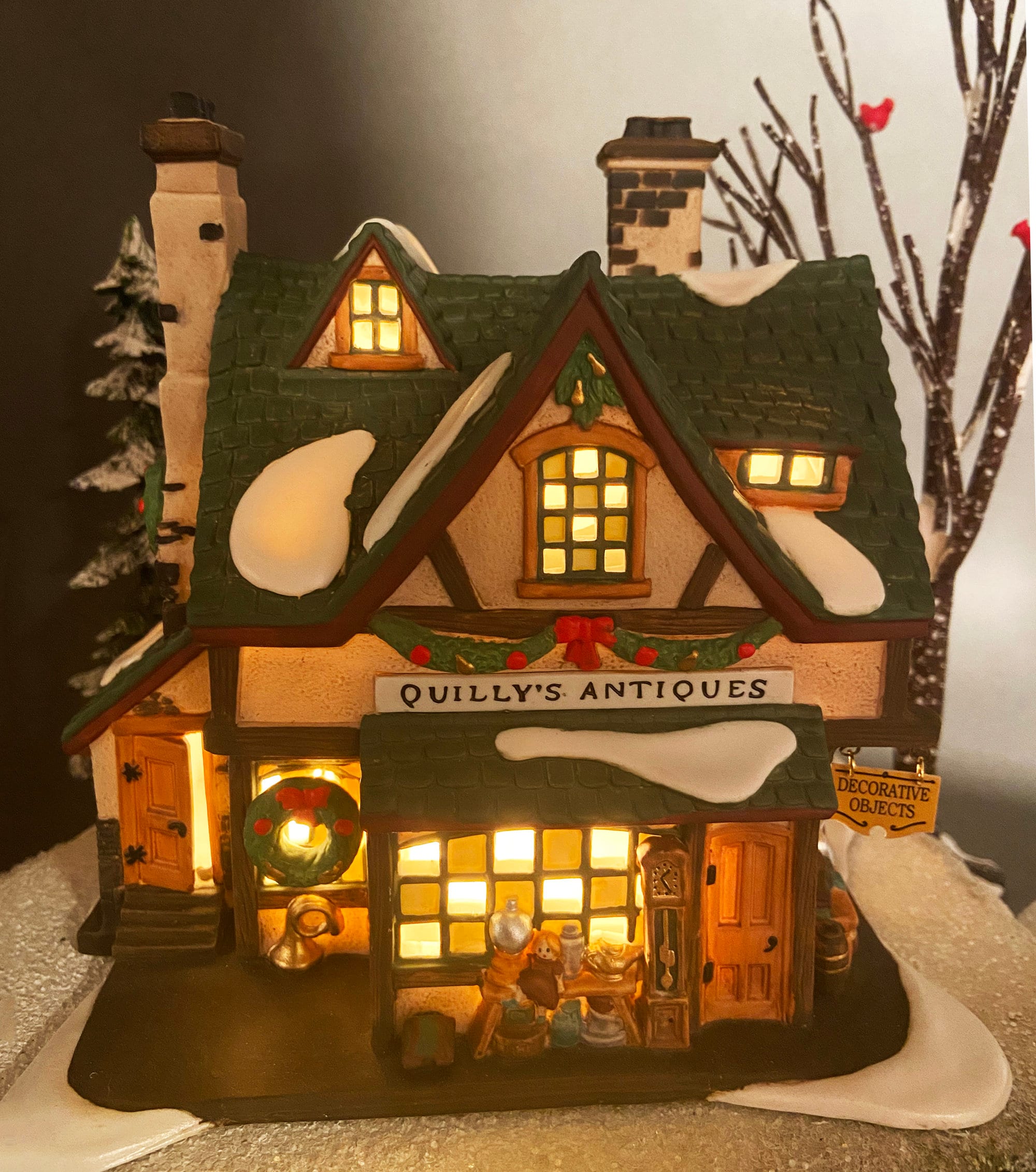 Department 56 Christmas Village House. Illuminated Dickens