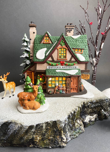 Department 56 Christmas Village House. Illuminated Dickens' Village Series. Quilly's Antiques. Heritage Village Collection.