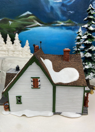 Christmas Village Accessories by Department 56. Illuminated Harper's Farmhouse. New England Village Series.