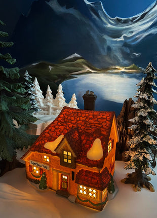 Christmas Village Accessories by Department 56. Illuminated Harper's Farmhouse. New England Village Series.