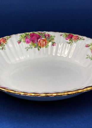 Royal Albert Dinner Plate. Old Country Roses Motif 10.25" Plate. Made in England. Fine Dining. Replacements.