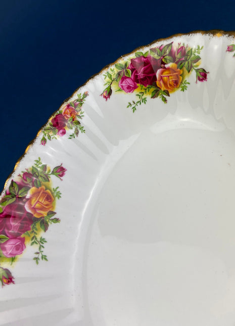 Royal Albert Serving Bowl. Old Country Roses Motif. Oval Serving Dish. Fine Dining. Replacements. Gift for Her.