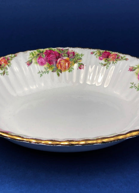 Royal Albert Serving Bowl. Old Country Roses Motif. Oval Serving Dish. Fine Dining. Replacements. Gift for Her.