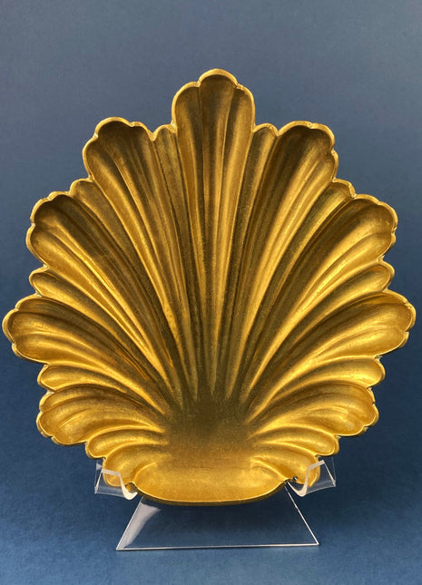 Vintage Brass Shell Shaped Footed Tray. Gold Trinket Dish. Serving Tray. Elegant Soap Dish. Bathroom Decor. Old Hollywood Decor.