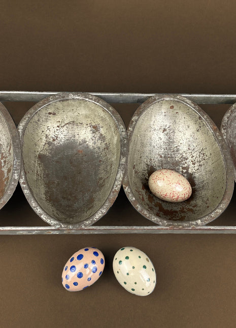 Vintage Extra Large Chocolate Egg Molds. Metal Rustic Egg Baking Forms. Original Easter Decor. Rustic Home Decor. Farm Decor.