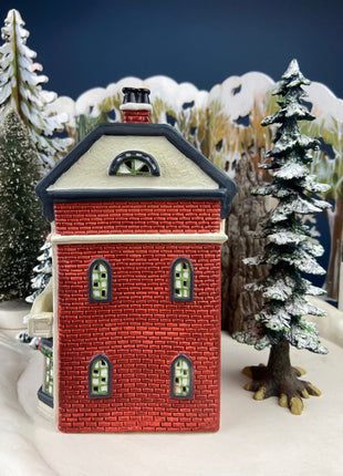 O'Well Rose and Crown Pub House. Porcelain Illuminated/Lighted Christmas Village House/Building. Dicken's Collectables. Christmas Decor.