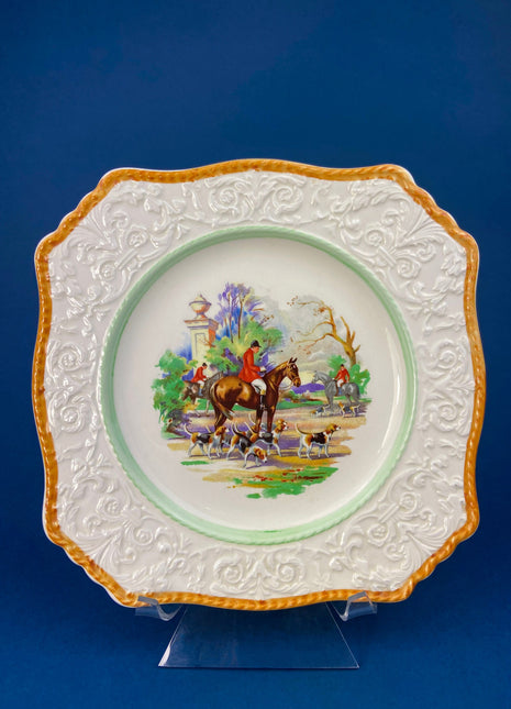Hunting Scene Dinner Plate. Royal Winton. English Hunting Scenes. Grimwades. Made in England.