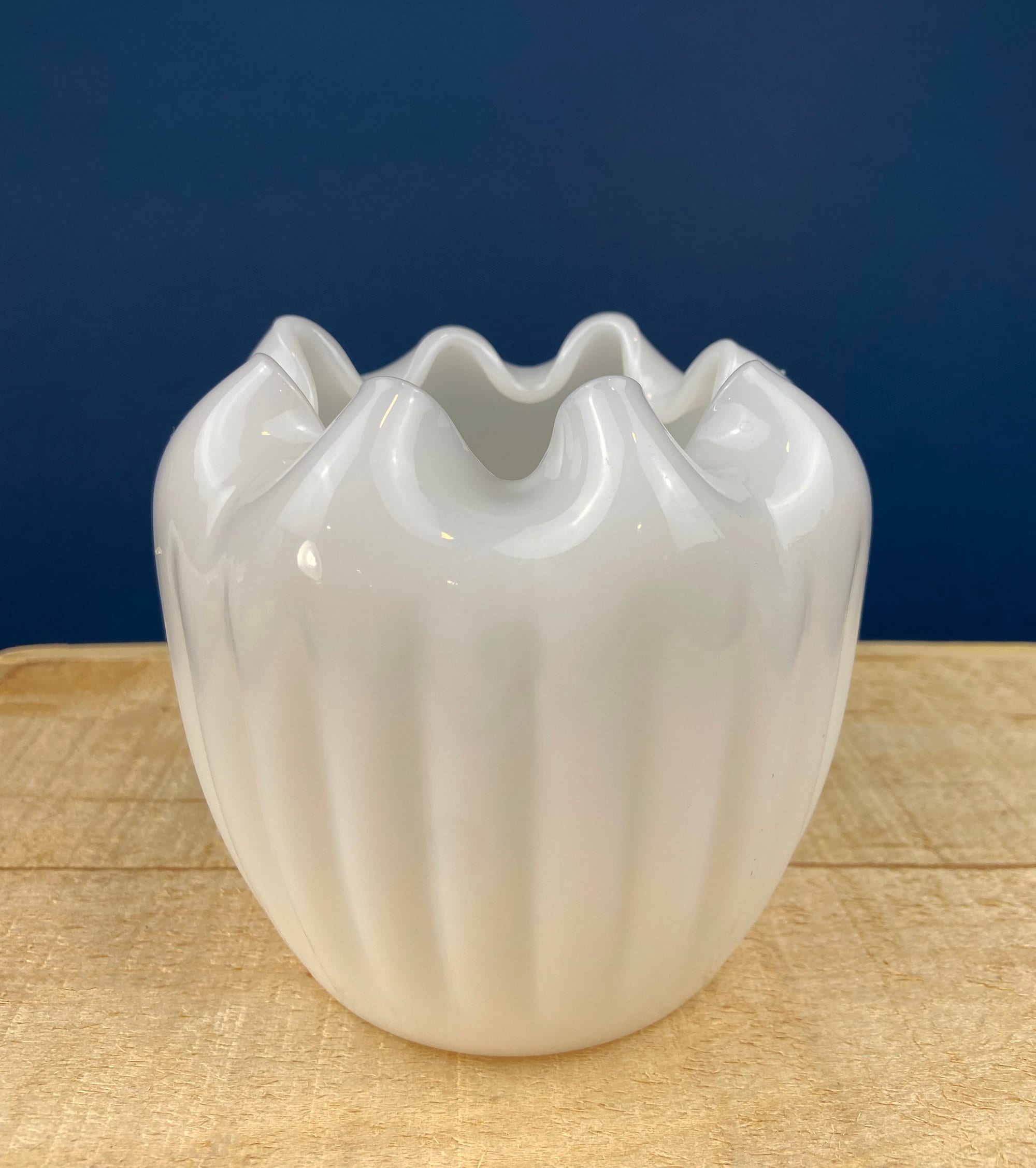 white glass plant pot Milk Glass Planter or Vase. Vintage White Flower Pot with Ribbed Pattern and Pinched Rim. Window Sill Herbal Garden