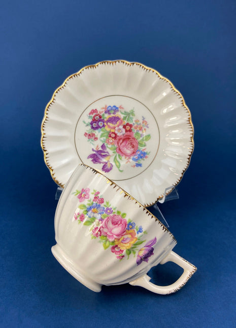 Vintage Dish Set. Leigh Wake by Leigh Potters. Set of 4 Placements: Dinner, Salad Plates, Soup, Salad Bowls, One Serving Dish & Teacups.