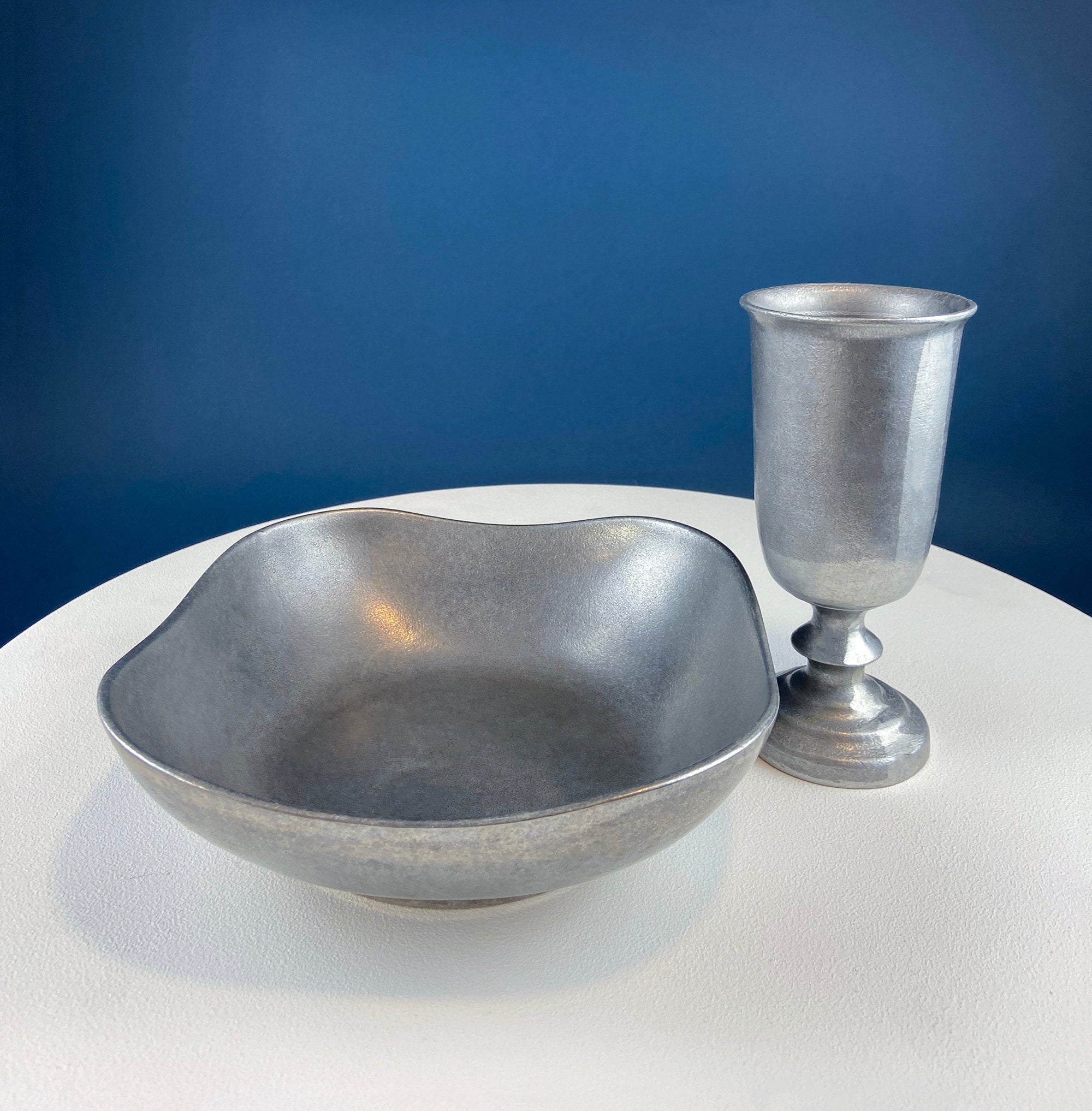 Pewter serving outlet bowls