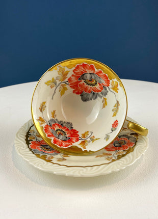 Vintage  TeaCup with Saucer. Stunning Hand Painted Poppies and Rich Gold Rim. Collectible Tea Set. Wedding Gift. Cottagecore.