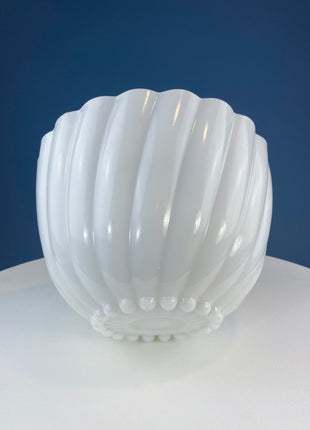 Extra Large Very Deep Salad Bowl. Shell Shaped Milk Glass Serving Bowl. White Table Centerpiece. Modern Farmhouse. Cottagecore. Wedding.