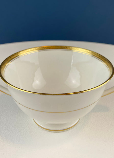 Vintage Coalport Porcelain Soup or Bullion Cups. Elite Wedding Band China. White Cups with Gold Textured Bands. Set of 7. Fine Table Decor.