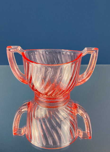 Peach Pink Depression Glass Sugar and Creamer Jars. Elegant Fluted Texture. Art Deco Geometrical Handles. Dining Room Decor. French Countryt