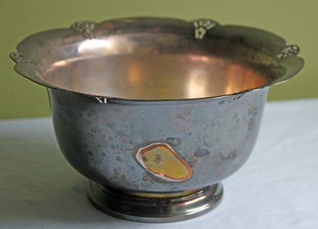 Silver Plated Footed Bowl.  Bowl with Ornate Rim.  Bowl Beautifully Decorated with Scalloped Rim