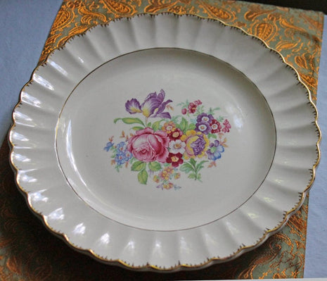Salad Dessert Plate by Leigh Ware/Potters. Antique Plate with Floral Decor and 22-Karat Gold Rim. Made in USA 1920-1930.