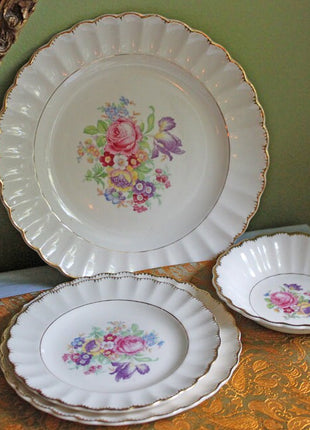 6" Salad Dessert Plate by Leigh Ware/Potters. Antique Plate with Floral Pattern & Gold Rim. Made in USA 1920-1930. Modern Farmhouse.
