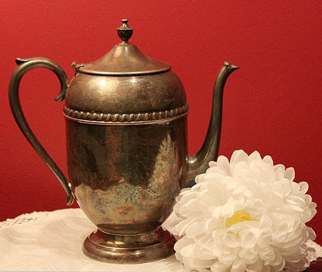Porcelain Pot with Lid. Small Tea or Coffee Pot or Hot Chocolate Servi –  Anything Discovered